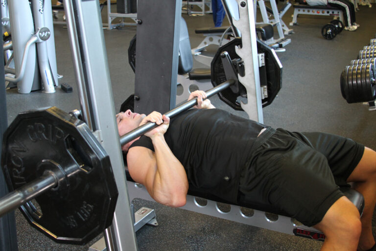 Close Grip Bench Press Muscles Worked, How To, Benefits & Alternatives