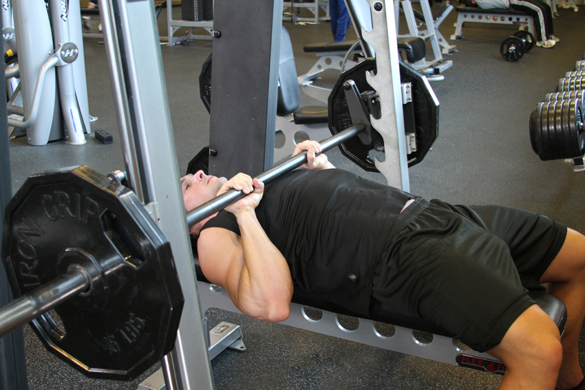 close grip chest press machine